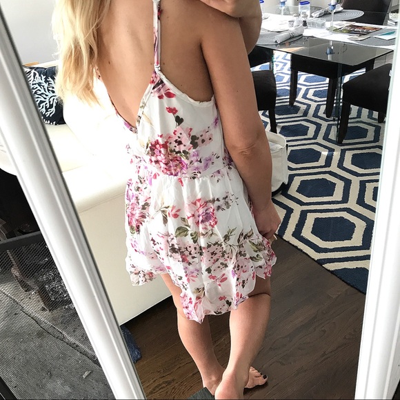 ‼️LAST ONE, Size S 👉🏼 Pink Floral Romper 🌸🌿 - Picture 4 of 8